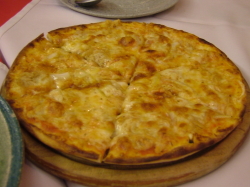 カプリ特製のピザ