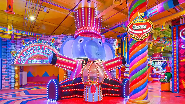 世界最大の紙張り子の彫刻