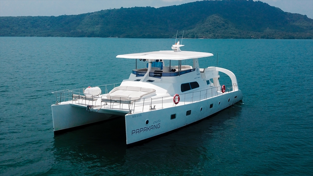 Nikorn Marine パワーカタマラン