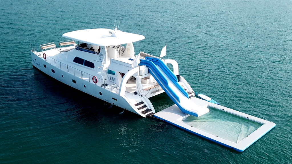 Nikorn Marine パワーカタマラン