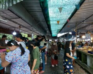 Wat Thepnimit Market