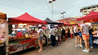 最近のプーケット島のパトンビーチ ・バンザーン市場 ( Banzaan Fresh Market )