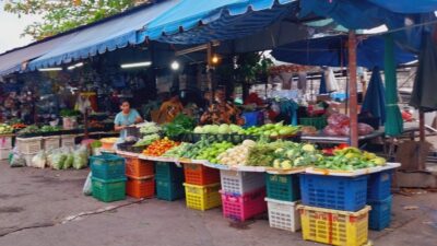 プーケット島・プーケットタウン・ラノーン通り ( Soi Phisai Sapphakit )の青空市場