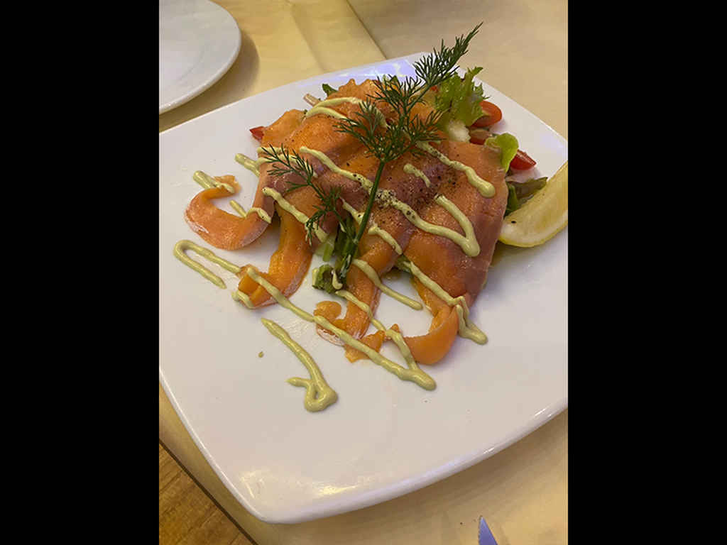 カールソンズ レストラン パトン Karlssons Restaurant Patong